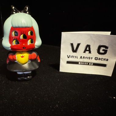 VAG VINYL ARTIST GACHA – A/GIRL - SERIES28