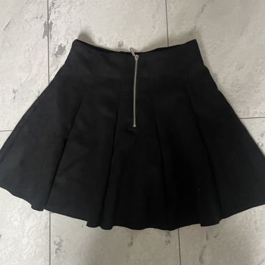 black skirt