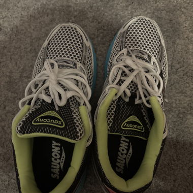 Saucony Omi 9