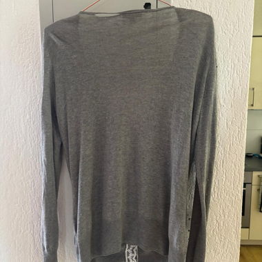 Cardigan grigio con dettagli in pizzo