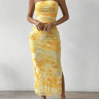 Gelbes schulterfreies Midikleid mit Schlitz