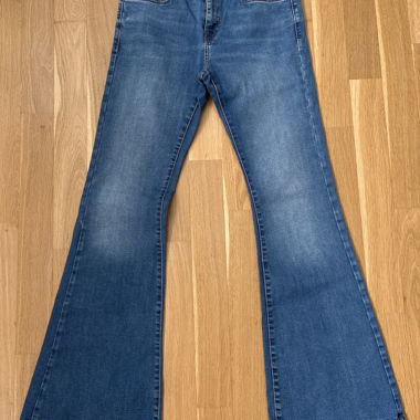 Jeans Mango évasés