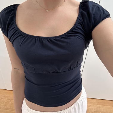 Subdued Top