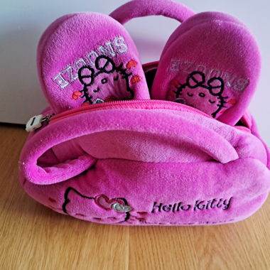 Hello Kitty slippers Size 33