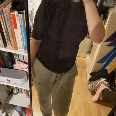 Pull en maille bordeaux avec manches bouffantes