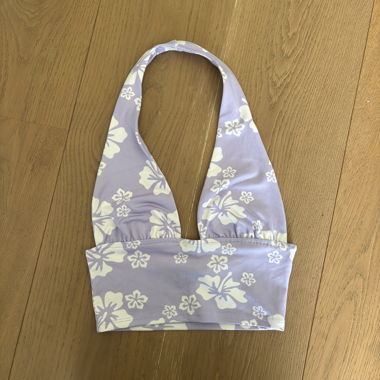 Haut fleuri violet hibiscus été 