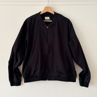 Schwarze Bomberjacke, Kaffee, Grösse 44