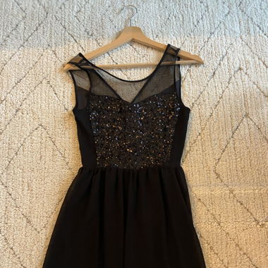 Abendkleid Schwarz mit Pailetten