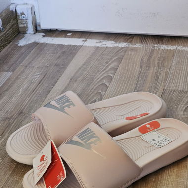 Claquette nike 