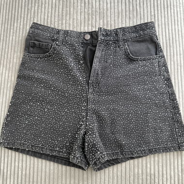 Schwarze Shorts mit Pailletten