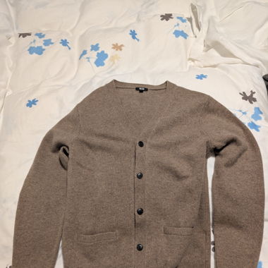 UNIQLO Premium Lambswool V-Neck Cardigan