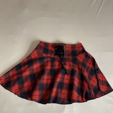 black and red plaid skirt