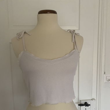 Top blanc/beige avec petit nœud