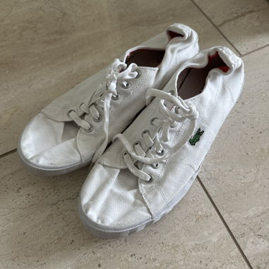Weiße Lacoste-Sneaker aus Canvas