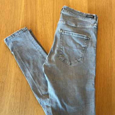 H&M Skinny Regular Fit Jeans Gr. 28