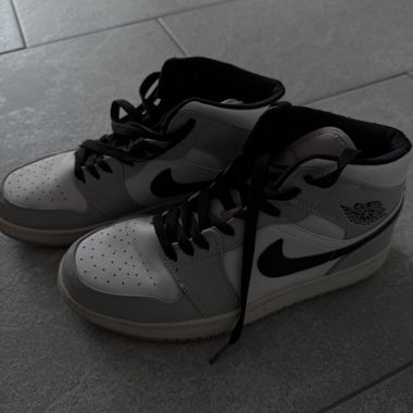 Nike Air Jordan High-Top Sneaker