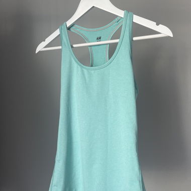 Top sportivo azzurro chiaro