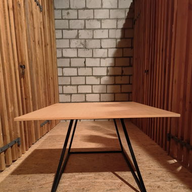 Salon Tisch 