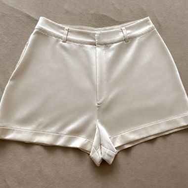 Shorts in raso crema