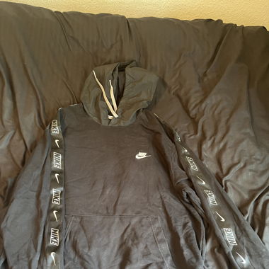 Sweat Nike noir 