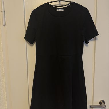 Robe noire ZARA