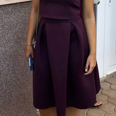 Robe jusqu’aux genoux, couleur prune T.XS/S