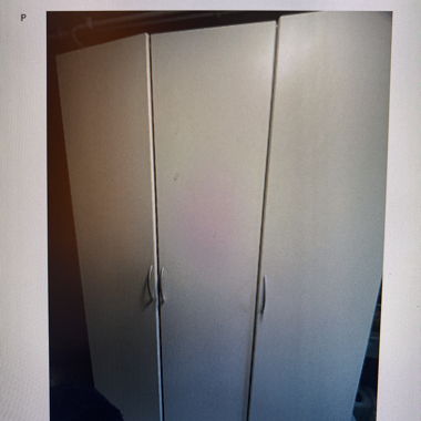 White 3-door wardrobe