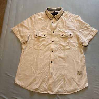 Beige short-sleeve shirt with chest pockets