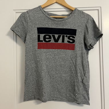 Levi's tshirt 100% cotton