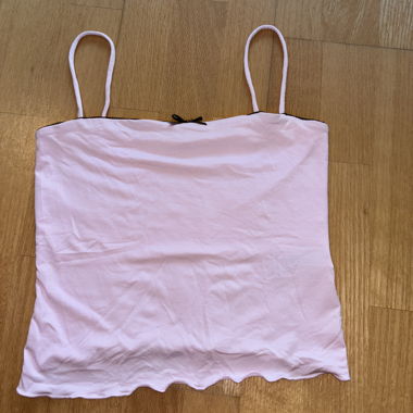 crop-top rose avec nœud