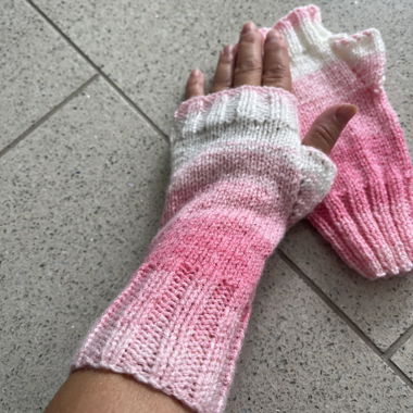 Gants pour femmes faits main neufs 