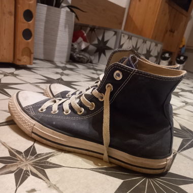 Blaue Converse 