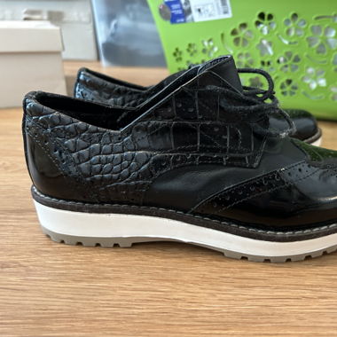 Black shoes 
