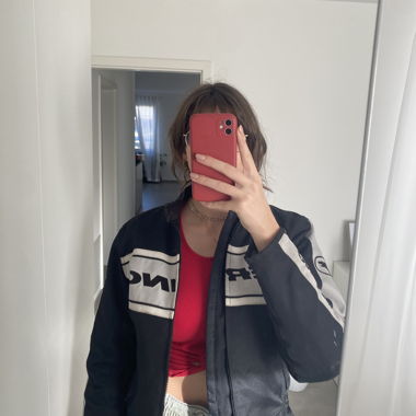 Veste de moto blanche et noire