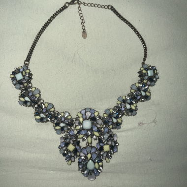 Collana con pietre preziose