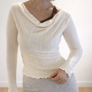 Beiges Longsleeve mit brauner Spitzenfront