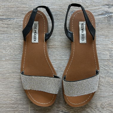 Flache Sandalen