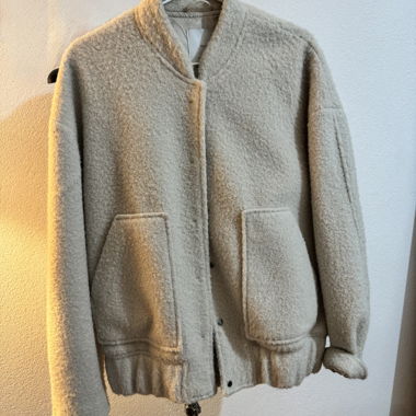 Bomberjacke aus Bouclé‑Wolle, beige