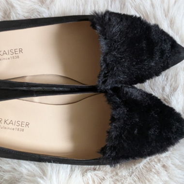 Black Peter Kaiser flats. Damenschuhe