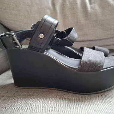 Edgy platform sandals
