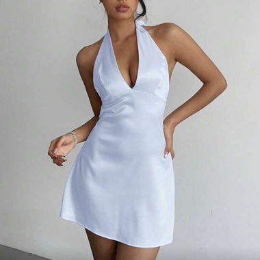 Robe courte à bretelles croisées Babylau