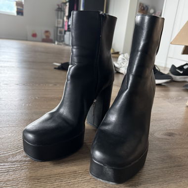 Stivaletti platform neri Zara