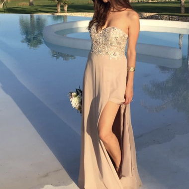 Abito da sera con spacco crema beige rosa