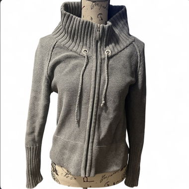Veste à capuche en maille grise zippée