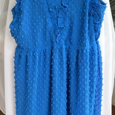Abito blu da donna con volant