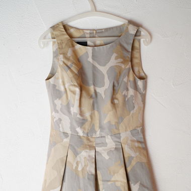 Robe imprimé camouflage beige et gris