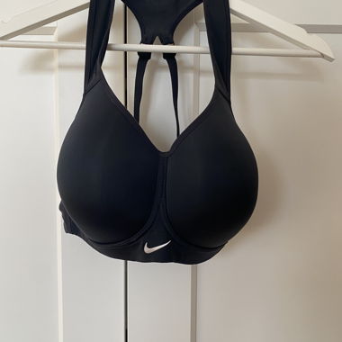 Sports bra (strong support) Nike size 80C
