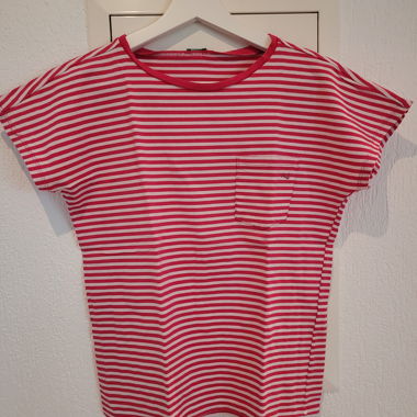 Striped T-shirt with chest pocket