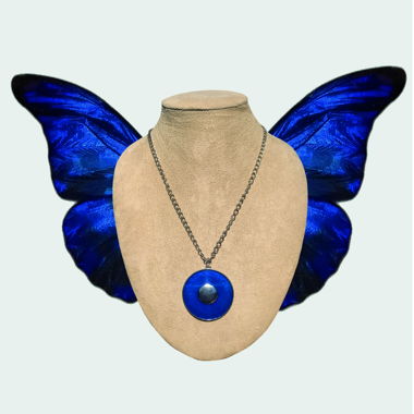 Collana con ciondolo blu
