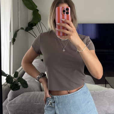 Uniqlo Sport T-Shirt in Taupe
